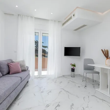 Apartment Knezevic A Fazana