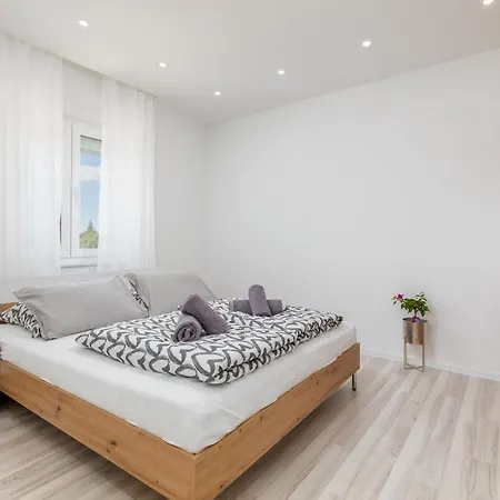 Knezevic A Apartment *