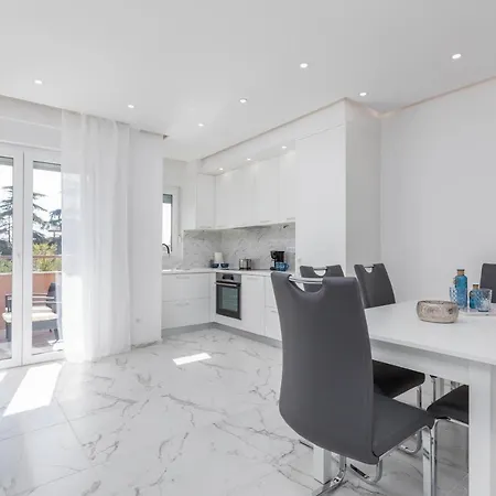 Knezevic A * Fažana