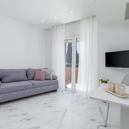 Knezevic A Apartment *